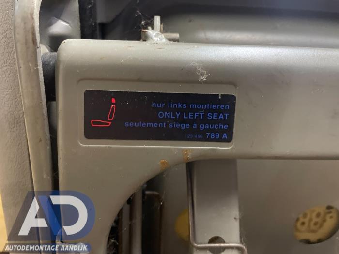 Stoel achter van een Volkswagen Sharan (7M8/M9/M6) 1.9 TDI 110 1999