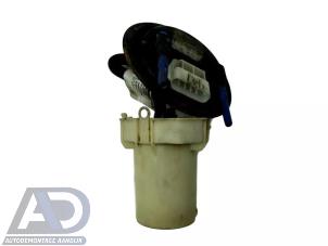 Używane Pompa benzynowa Opel Astra G (F08/48) 1.6 16V Cena € 39,99 Procedura marży oferowane przez Autodemontage Aandijk