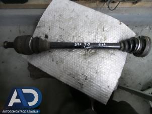 Gebruikte Aandrijfas rechts-achter BMW 3 serie (E46/4) 318i 16V Prijs € 39,99 Margeregeling aangeboden door Autodemontage Aandijk