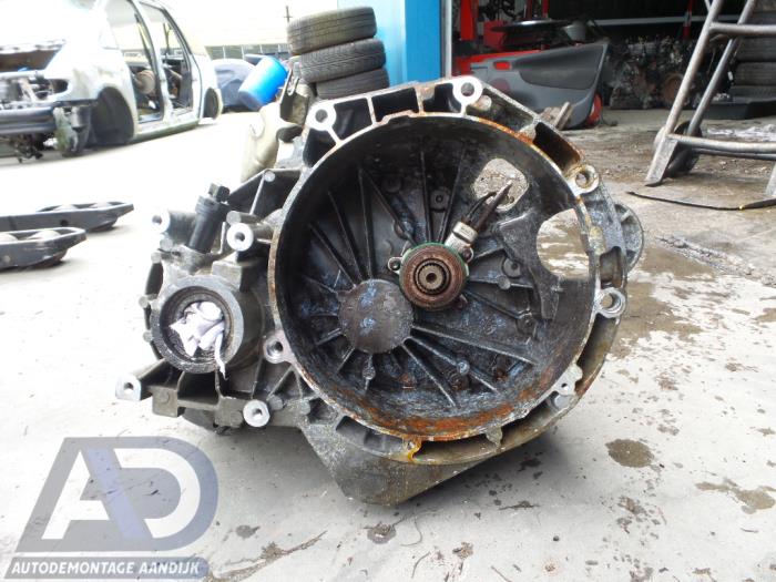 Växellåda från en Volkswagen Sharan (7M8/M9/M6) 2.0 1999