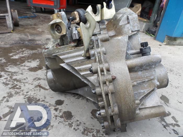 Växellåda från en Volkswagen Sharan (7M8/M9/M6) 2.0 1999