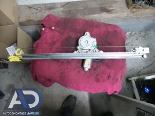 Begagnade Motor, dörrfönster Opel Vivaro 1.9 DTI 16V Pris € 39,99 Marginaltabell erbjuds av Autodemontage Aandijk