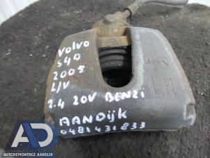 Begagnade Främre bromsok, vänster Volvo S40 (MS) 2.4 20V Pris € 29,99 Marginaltabell erbjuds av Autodemontage Aandijk