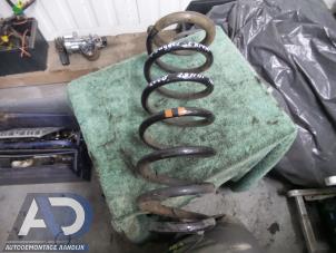 Gebruikte Veerschroef achter Peugeot Expert (G9) 2.0 HDi 120 Prijs € 19,99 Margeregeling aangeboden door Autodemontage Aandijk