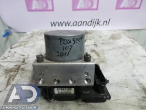 Używane Pompa ABS Peugeot 107 1.0 12V Cena € 29,99 Procedura marży oferowane przez Autodemontage Aandijk