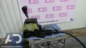 Używane Dzwignia wyboru automatycznej skrzyni biegów Mercedes A-Klasse Cena € 75,00 Procedura marży oferowane przez Autodemontage Aandijk