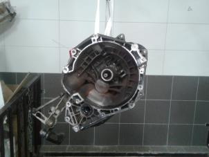 Begagnade Växellåda Opel Astra G (F08/48) 1.6 16V Pris € 249,00 Marginaltabell erbjuds av Autobedrijf G.H. Wessel B.V.