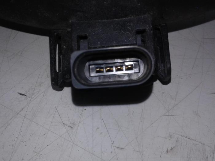 Luftflödesmätare från en Volkswagen Passat Variant (3G5) 1.4 TSI 16V 2017