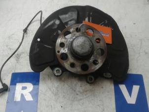 Gebruikte Fusee rechts-voor Mercedes E (W212) E-220 CDI 16V BlueTEC Prijs € 129,00 Margeregeling aangeboden door Wessel Parts & Service B.V.