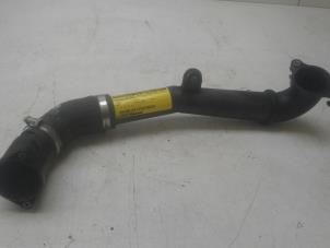 Begagnade Laddluftkylarslang Audi A3 Sportback (8VA/8VF) 1.6 TDI Ultra 16V Pris € 59,00 Marginaltabell erbjuds av Autobedrijf G.H. Wessel B.V.