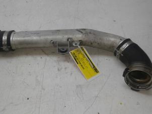 Gebruikte Intercooler Slang Mercedes C (W205) C-220 2.2 CDI BlueTEC, C-220 d 16V Prijs € 69,00 Margeregeling aangeboden door Autobedrijf G.H. Wessel B.V.