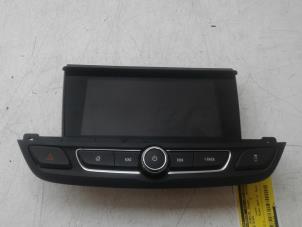 Begagnade Navigeringsdisplay Opel Insignia Grand Sport 2.0 CDTI 16V Pris € 399,00 Marginaltabell erbjuds av Autobedrijf G.H. Wessel B.V.