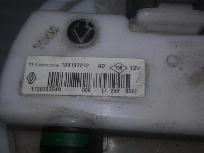 Elektrisk bränslepump från en Renault Clio IV Estate/Grandtour (7R) 1.2 16V 2017