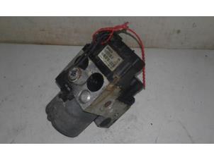 Gebruikte ABS Pomp Renault Safrane II 2.2 dT RTE,RXE 12V Prijs € 29,00 Margeregeling aangeboden door Autobedrijf G.H. Wessel B.V.