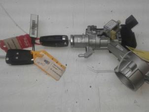 Gebruikte Afstands Bediening Set Opel Insignia 1.6 CDTI 16V Prijs € 80,00 Margeregeling aangeboden door Autobedrijf G.H. Wessel B.V.