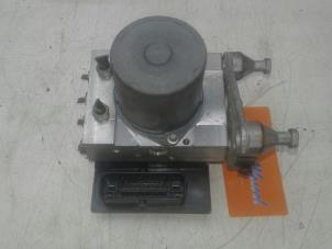 Begagnade ABS-pump Mercedes E (C207) E-200 CGI 16V BlueEfficiency Pris € 249,00 Marginaltabell erbjuds av Autobedrijf G.H. Wessel B.V.