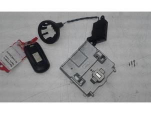 Gebruikte Afstands Bediening Set Opel Insignia Sports Tourer 1.6 CDTI 16V 136 Prijs € 79,00 Margeregeling aangeboden door Autobedrijf G.H. Wessel B.V.