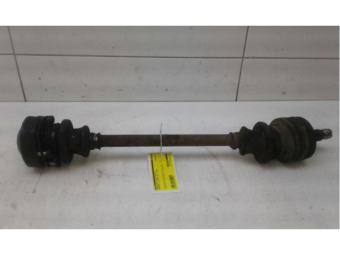 Drivaxel, höger bak från en Mercedes-Benz C (W202) 1.8 C-180 16V 1996