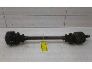 Begagnade Drivaxel, höger bak Mercedes C (W202) 1.8 C-180 16V Pris € 99,00 Marginaltabell erbjuds av Autobedrijf G.H. Wessel B.V.