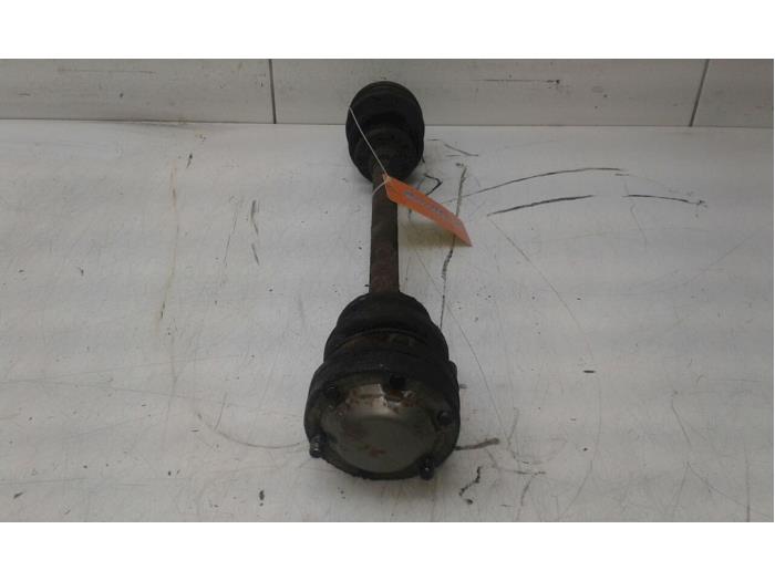 Drivaxel, höger bak från en Mercedes-Benz C (W202) 2.0 C-200D 1995