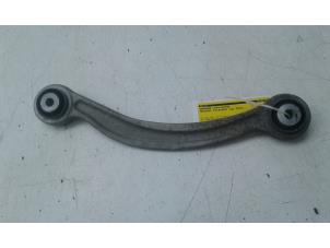 Gebruikte Draagarm links-achter Mercedes CLS (C218) 250 CDI BlueEfficiency,BlueTEC, 250 d Prijs € 29,00 Margeregeling aangeboden door Autobedrijf G.H. Wessel B.V.