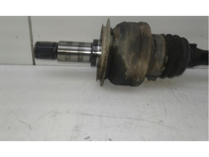 Drivaxel, höger bak från en Mercedes-Benz E (R207) E-220 CDI 16V BlueEfficiency 2011