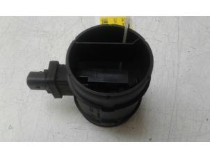 Begagnade Luftflödesmätare Opel Meriva 1.4 16V Ecotec Pris € 65,00 Marginaltabell erbjuds av Wessel Parts & Service B.V.