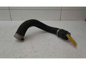 Begagnade Laddluftkylarslang Opel Insignia Sports Tourer 2.0 CDTI 16V Pris € 59,00 Marginaltabell erbjuds av Autobedrijf G.H. Wessel B.V.