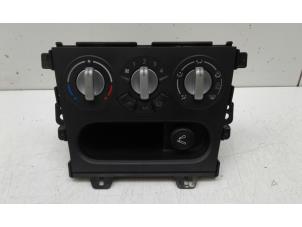 Używane Panel sterowania nagrzewnicy Opel Agila (B) 1.3 CDTi 16V Ecotec Cena € 45,00 Procedura marży oferowane przez Wessel Parts & Service B.V.