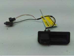 Gebruikte Achteruitrij Camera Seat Ateca (5FPX) 1.4 TSI 16V Prijs € 149,00 Margeregeling aangeboden door Wessel Parts & Service B.V.