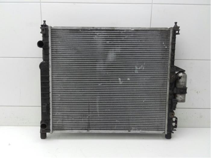 Kylare från en Mercedes-Benz ML I (163) 270 2.7 CDI 20V 2002