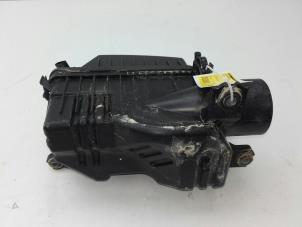 Begagnade Luftfilterhus Kia Cee'd (JDB5) 1.4 CRDi 16V Pris € 99,00 Marginaltabell erbjuds av Wessel Parts & Service B.V.