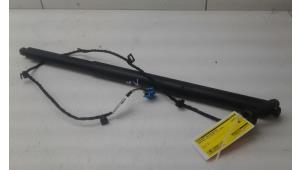 Begagnade Gasfjäder, höger bak Mercedes GLB (247.6) 2.0 GLB-250 Turbo 16V 4-Matic Pris € 99,00 Marginaltabell erbjuds av Autobedrijf G.H. Wessel B.V.