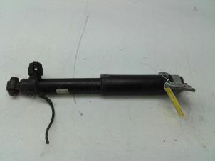 Begagnade Stötdämpare, höger bak Opel Insignia Grand Sport 2.0t Pris € 134,00 Marginaltabell erbjuds av Autobedrijf G.H. Wessel B.V.