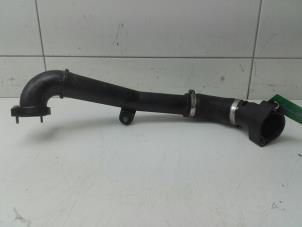 Begagnade Laddluftkylarslang Seat Ateca (5FPX) 1.6 TDI 16V Pris € 59,00 Marginaltabell erbjuds av Autobedrijf G.H. Wessel B.V.