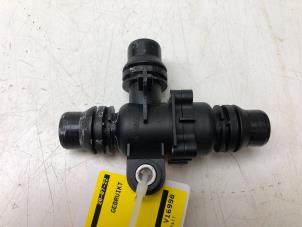 Używane Termostat Mercedes EQV 300 Cena € 79,00 Procedura marży oferowane przez Autobedrijf G.H. Wessel B.V.