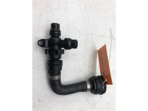 Używane Termostat Mercedes EQV 300 Cena € 79,00 Procedura marży oferowane przez Autobedrijf G.H. Wessel B.V.