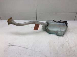 Begagnade Spolartank, vindruta Mercedes Citan (415.6) 1.5 109 CDI Pris € 49,00 Marginaltabell erbjuds av Autobedrijf G.H. Wessel B.V.