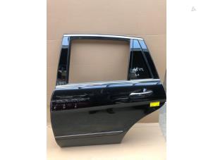 Gebruikte Deur 4Deurs links-achter Mercedes R (W251) 3.0 320 CDI 24V 4-Matic Prijs € 349,00 Margeregeling aangeboden door Wessel Parts & Service B.V.