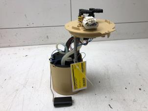 Używane Elektryczna pompa paliwa Opel Astra K 1.6 CDTI 110 16V Cena € 125,00 Procedura marży oferowane przez Autobedrijf G.H. Wessel B.V.