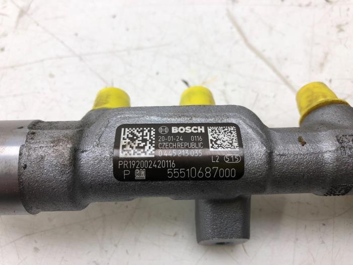 Bränsleinsprutningsmunstycke från en Opel Insignia Sports Tourer 1.5 CDTI 12V 2020