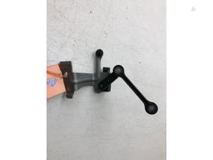 Gebruikte Sensor Stabilisatie Regel Mercedes B (W247) 1.3 B-250 e Turbo 16V Prijs € 29,00 Margeregeling aangeboden door Autobedrijf G.H. Wessel B.V.