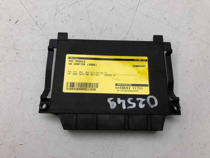 PDC Module van een Volkswagen Crafter 2.5 TDI 28/30/32/35 MWB 2008