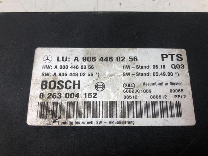 PDC Module van een Volkswagen Crafter 2.5 TDI 28/30/32/35 MWB 2008