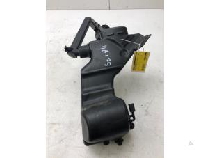 Gebruikte Ruitensproeiertank voor Mercedes GLC (X253) 2.0 C-220d 16V 4-Matic Prijs € 65,00 Margeregeling aangeboden door Autobedrijf G.H. Wessel B.V.