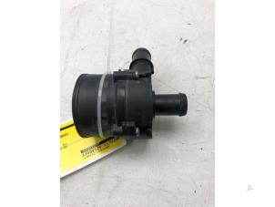 Gebruikte Waterpomp Nissan Qashqai (J11) Prijs € 49,00 Margeregeling aangeboden door Autobedrijf G.H. Wessel B.V.