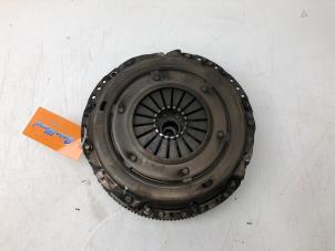 Gebruikte Vliegwiel dubbele massa Mercedes Sprinter 3,5t (907.6/910.6) 314 CDI 2.1 D RWD Prijs € 699,00 Margeregeling aangeboden door Wessel Parts & Service B.V.