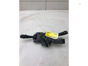 Gebruikte Combischakelaar Stuurkolom Dacia Sandero II 1.0 Sce 12V Prijs € 125,00 Margeregeling aangeboden door Autobedrijf G.H. Wessel B.V.