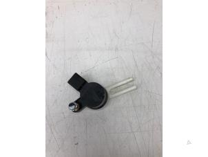 Gebruikte Koppeling schakelaar Opel Insignia Sports Tourer 2.0 CDTI 16V Prijs € 35,00 Margeregeling aangeboden door Autobedrijf G.H. Wessel B.V.