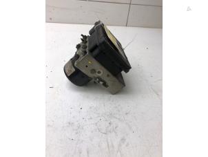 Begagnade ABS-pump Mercedes C Combi (S203) 2.7 C-270 CDI 20V Pris € 89,00 Marginaltabell erbjuds av Autobedrijf G.H. Wessel B.V.